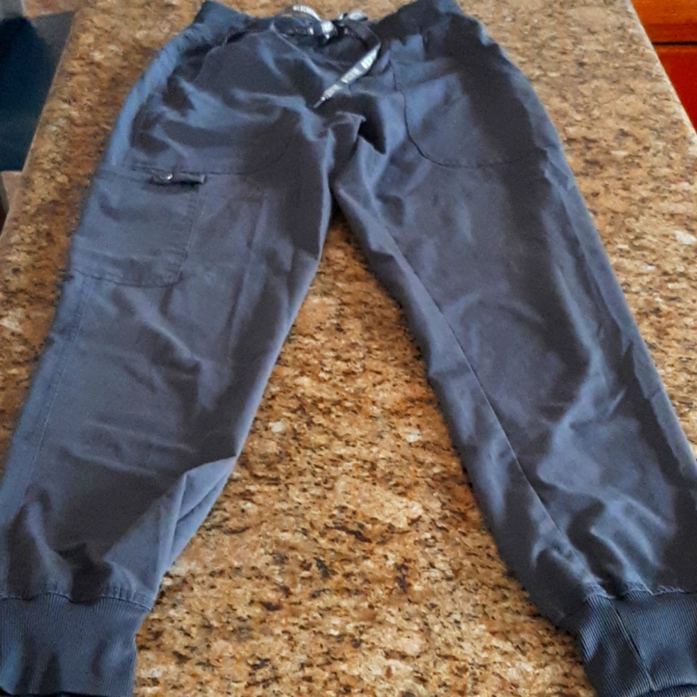 Medcouture jogger scrub
